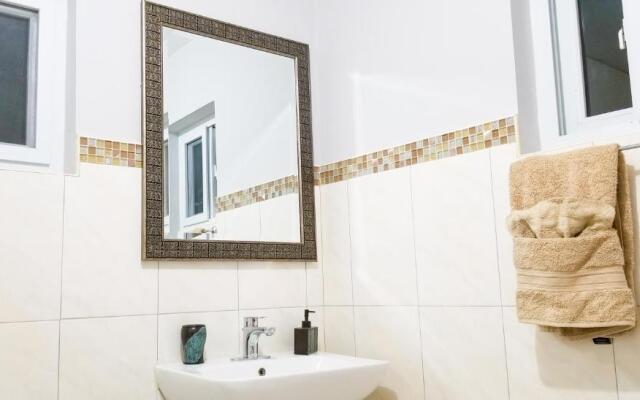 New Kingston Guest Apartments @ Donhead