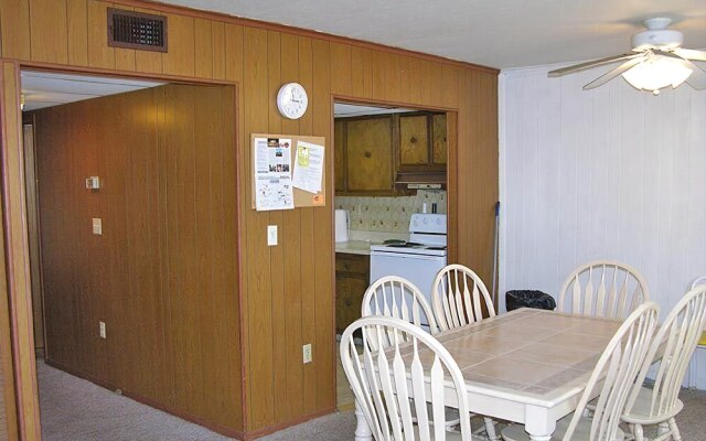 Gullway 2834 3 Br townhouse by RedAwning