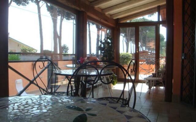 Bed&Breakfast-Roma-Oltre Il Giardino