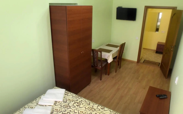 Apartment on Voloshyna