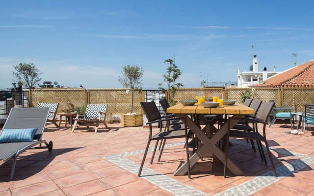 Apartment 102m² - Roof Garden with Acropolis View