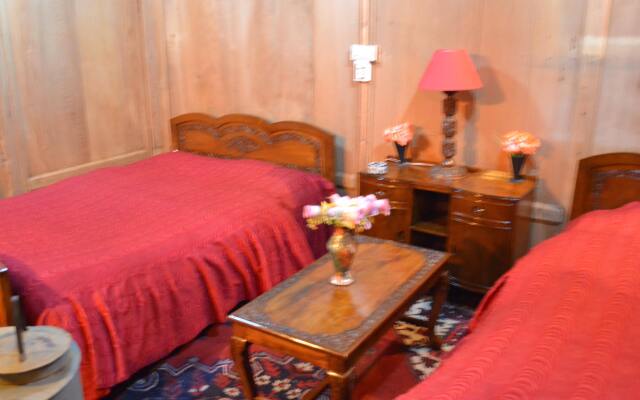 Lake Victoria Group of Houseboats