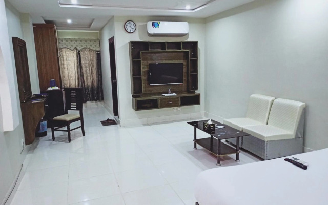 Crown Inn Hotel Multan