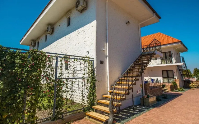 Sunny Border (Adults Only)