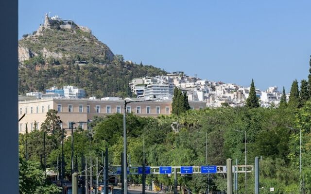 Lush Sapphire apt in the heart of Athens