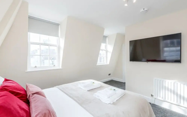 Taste Central London Living in Lush Home