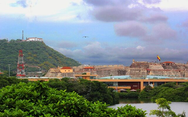 Nautilus Plaza Hotel