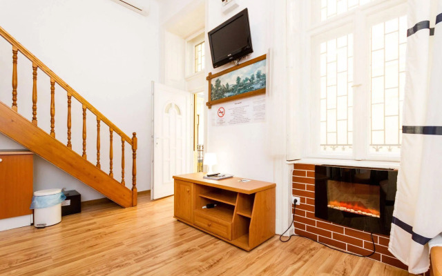 Grand Boulevard Apartments