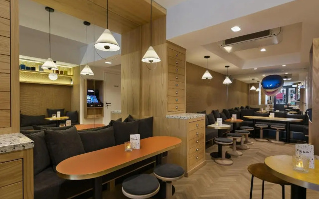 Oh La La! Hotel bar - Paris Bastille