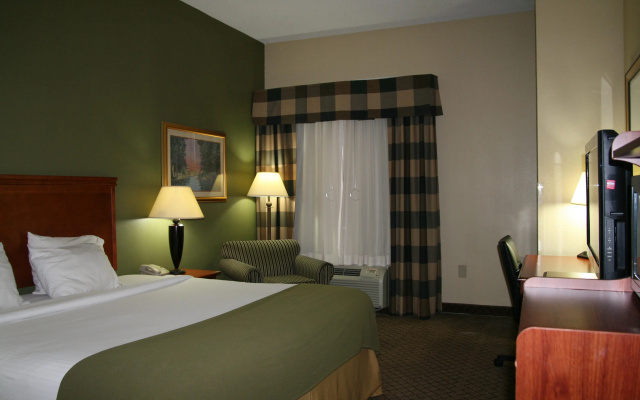Holiday Inn Express & Suites - Greenwood by IHG