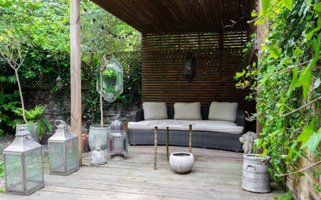 Belsize Park Gardens by Onefinestay