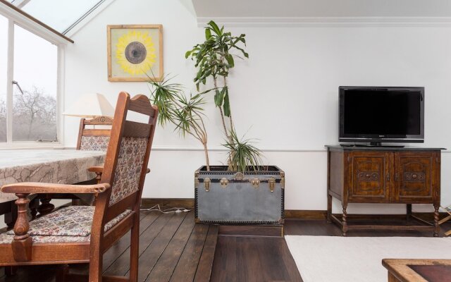 Central London Apartment With a Balcony