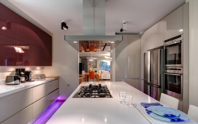 Luxurious Villa Philoxenia