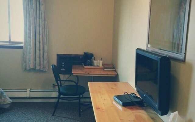 Wakiki Motel & Lounge