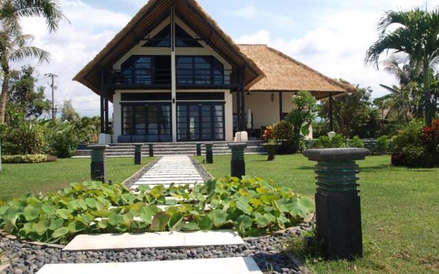 Villa Banjar Beach