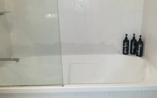 Chevron Tower3 has 2bedrooms 2beds With Car Park