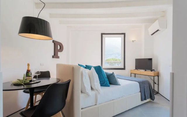 P Terrace by Rent all Como