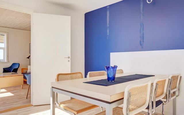 8 Person Holiday Home in Rø Gudhjem