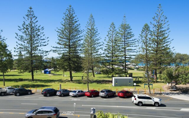 2 Bedroom Apartment located in central Broadbeach