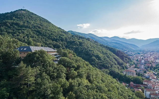 The Lynx Mountain Resort