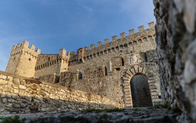 Castello Orsini Hotel