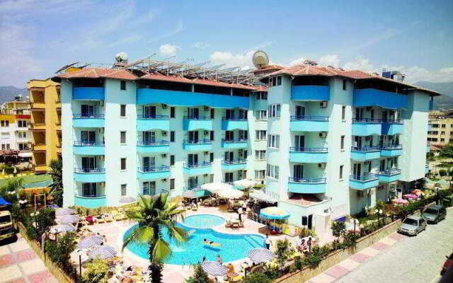 Mesut Hotel Family