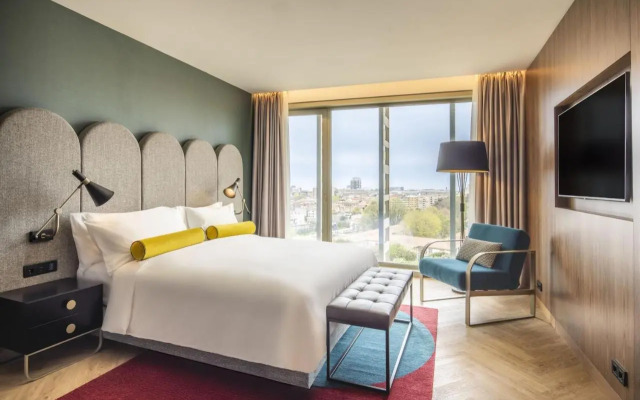 Renaissance Porto Lapa Hotel