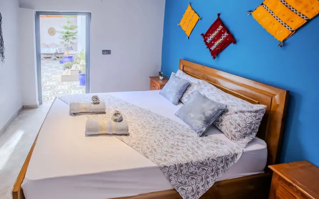 Bluerina Camp Hostel