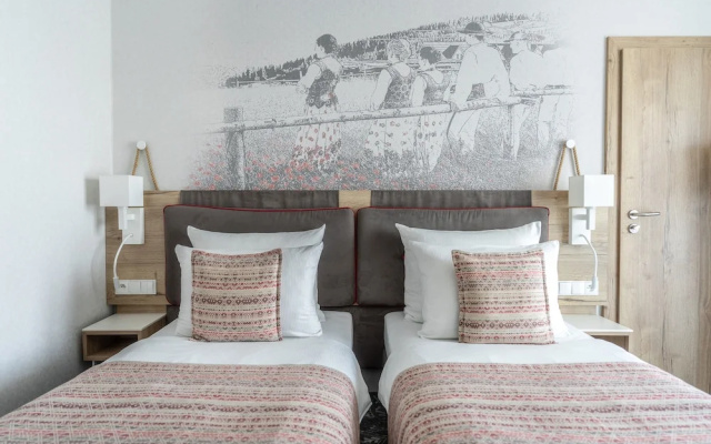 Superior Twin room (twin beds)