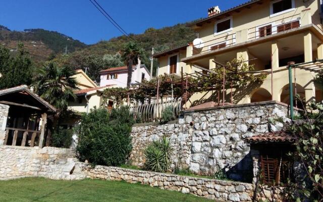 Apartments Vinetilia