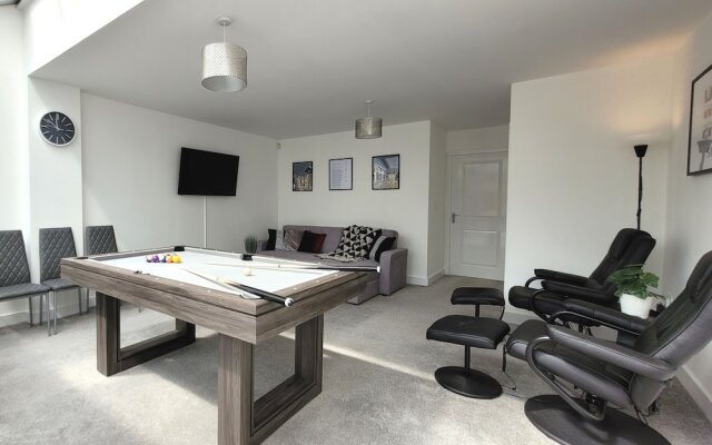 House of 4 Chimneys by Your Lettings UK