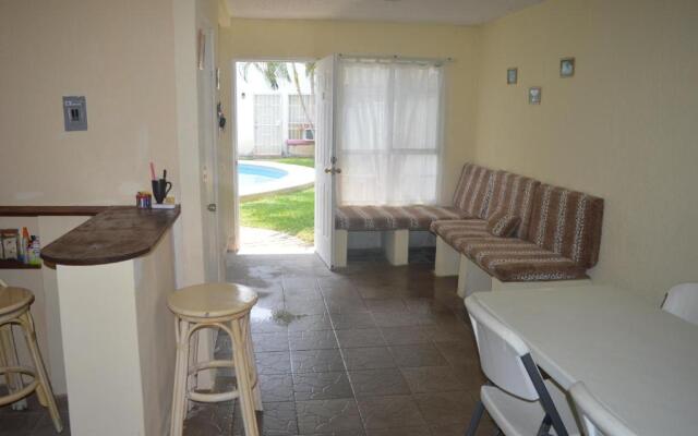 Condominio La Duquesa, Bonita alberca, casi en la puerta, WIFI, Agradable, Tranquilidad