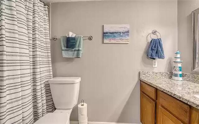 Lovely 3 Bedroom Condo On Golf Course