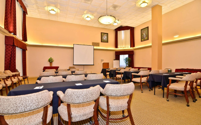 Empieria High Sierra Hotel