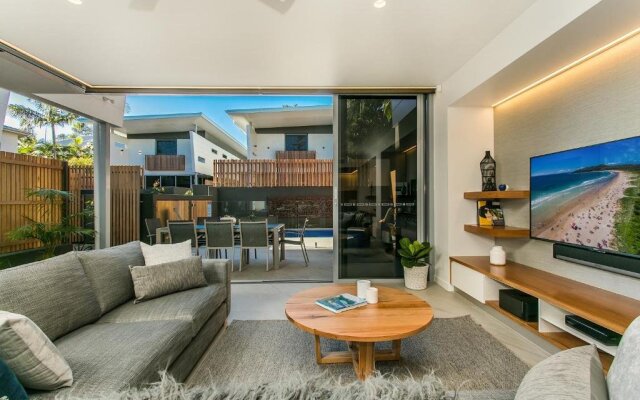 Koko's Beach House 3