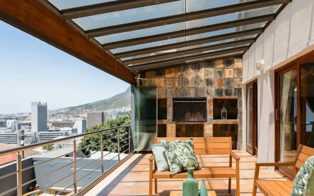 3 Bedroom Hilltop Home With Spectacular Views