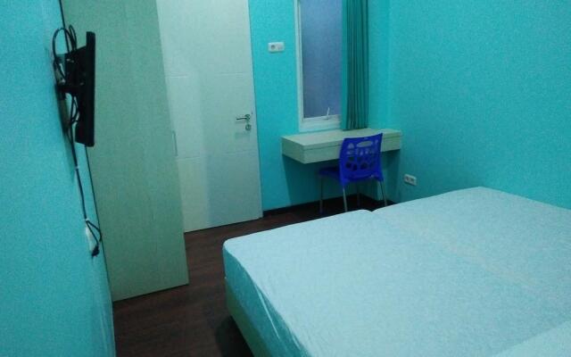 RedDoorz near Gajah Mada Street Semarang