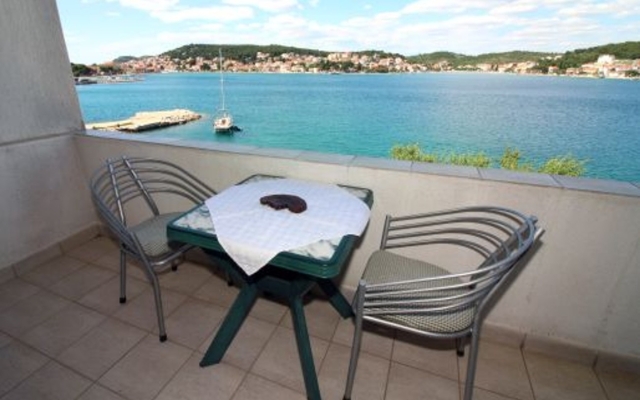 Apartment Marica - 10m from sea: A3 Tisno, Island Murter