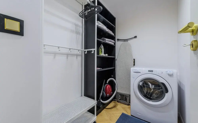 Lumina spacious apartment in Warsaw