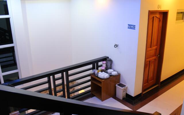 Citrine Tourist Travel Lodge