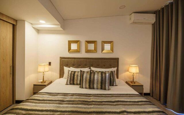 First Class Hotel