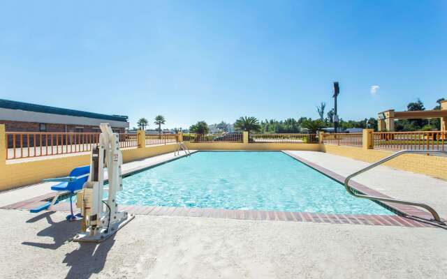 Days Inn by Wyndham Orange