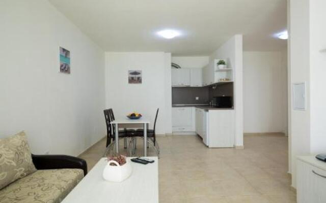 Sea Life Apartments Sinemorets