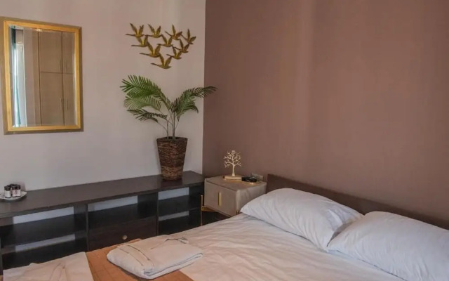 Urban Oasis Stylish Apt in Piraeus Centr