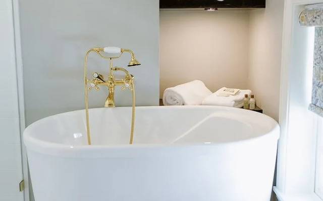 The Rochester Inn, A Historic Hotel