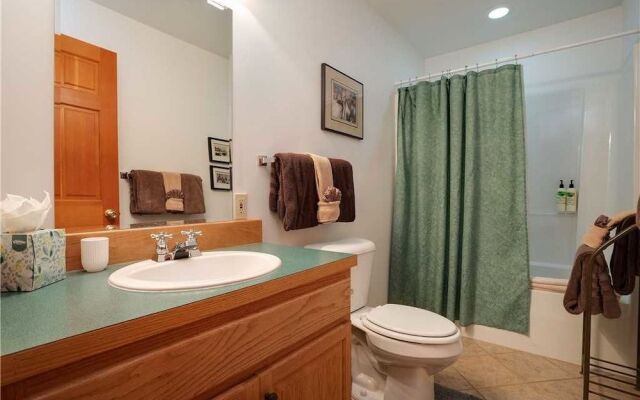 Links and Logs Chalet