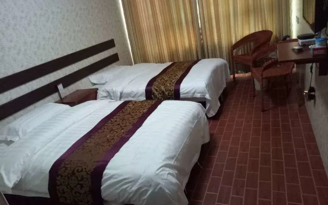 Huayun Business Hotel