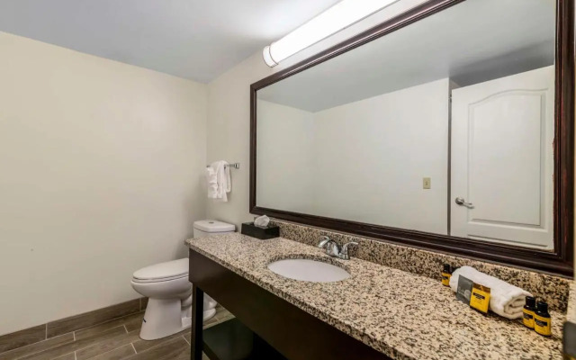 Parkwood Inn Magnuson Grand