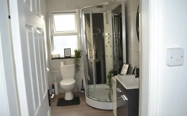 Modern Home Close to City Centre