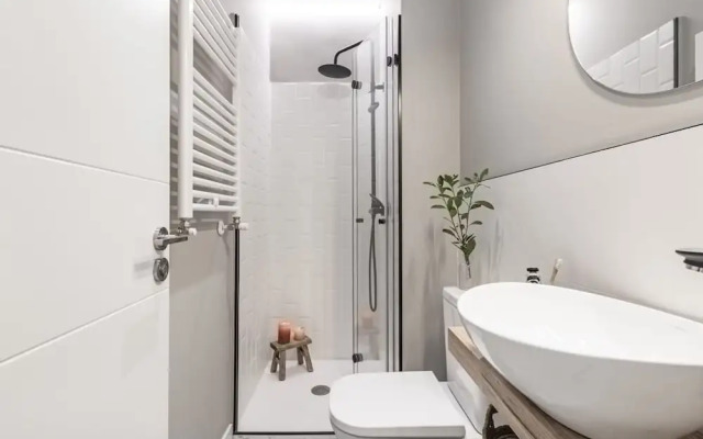 Garos - 2 Bedrooms in Malasa a